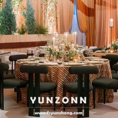 İyi fiyat Düğün Mobilyaları Lüks Siyah Demir Metal Çerçeve Vip Ziyafet Sandalyesi çevrimiçi