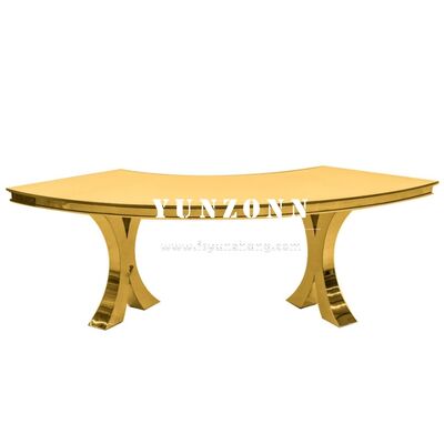 İyi fiyat Modern Altın Haç X Bacaklar Serpentin S şeklindeki Cam ve Metal Düğün Yemek Masası Açık Açık Oteller Etkinlikler Partiler çevrimiçi