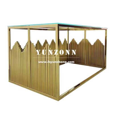 İyi fiyat Yeni Tasarım Foshan Otel Düğün Mobilyaları Altın Paslanmaz Çelik Gelin ve Damat Meydanlı Yemek Masası çevrimiçi